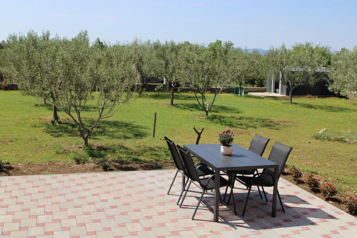 Drniš Apartmani Toni מראה חיצוני תמונה