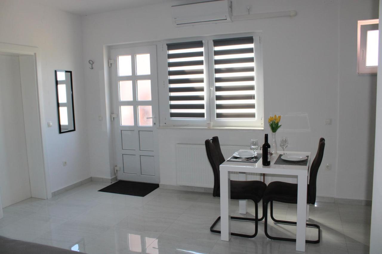 Drniš Apartmani Toni מראה חיצוני תמונה
